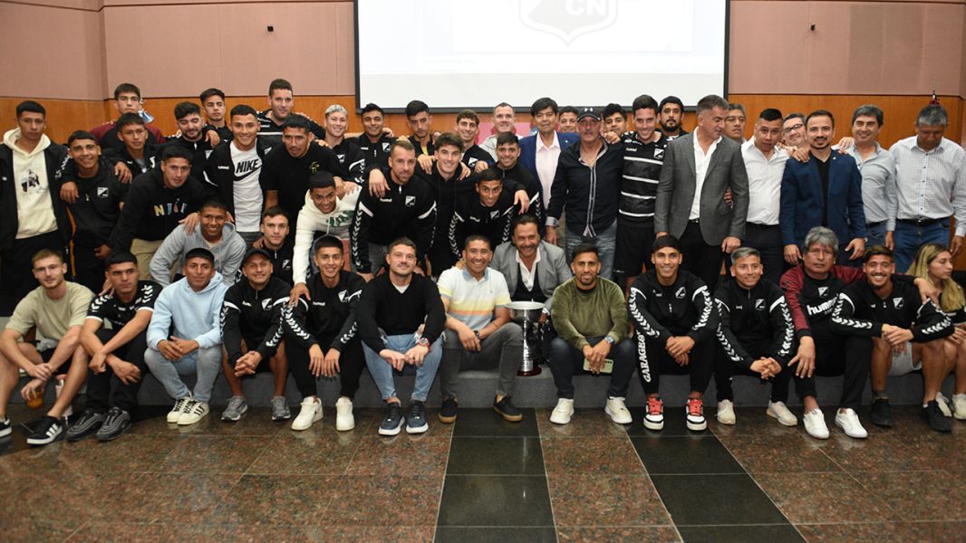 El gobernador Sáenz recibió al plantel completo de Central Norte